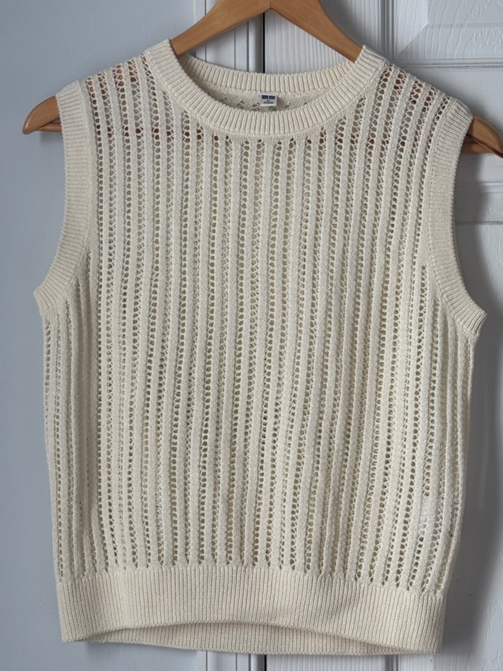 Uniqlo Cream Openwork Knit Sleeveless Crew Sweater Vest